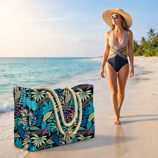 Femme marchant au bord de mer avec sac cabas plage en présentation