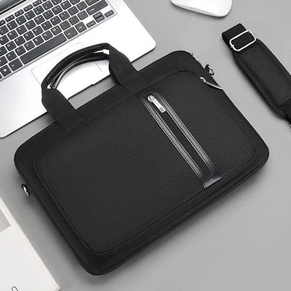 Sacoche pour ordinateur noir dans une pièce minimaliste sur bureau gris