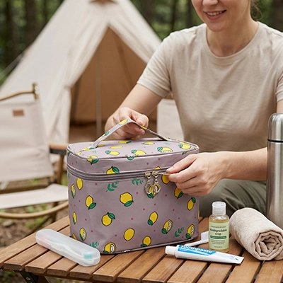 démonstration de la Trousse de toilette de voyage Glamping citron