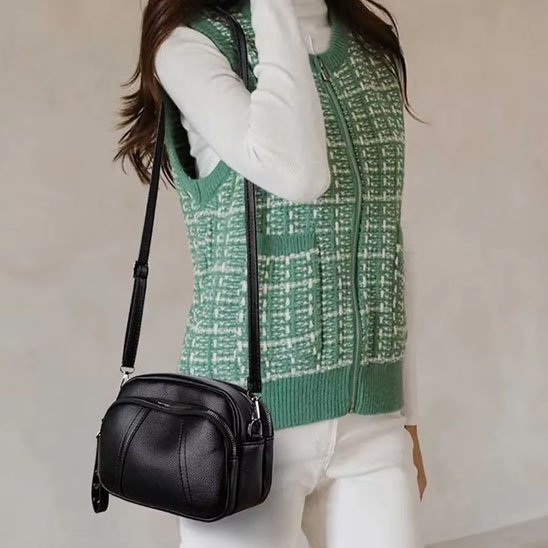 Démonstration du petit sac à bandoulière femme noir