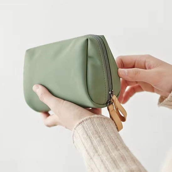 Femme veut ouvrir Trousse de toilette Vert vintage