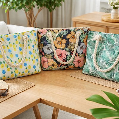 Grand sac de plage en présentation en divers couleurs
