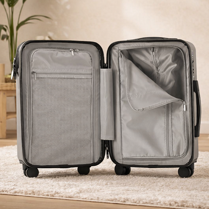 Intérieur spacieux de la petite valise trolley Zen cabine dans un salon moderne