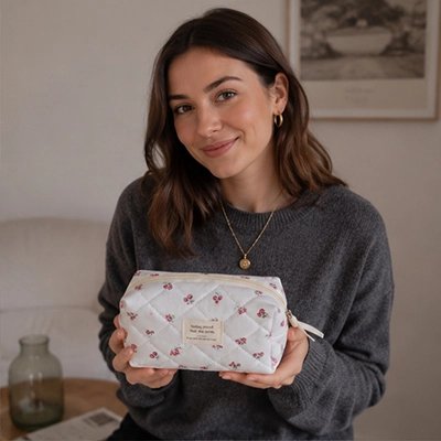  Présentation de la Trousse de Maquillage Douceur cerise élégante