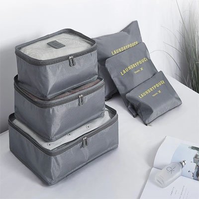 presentation sac de rangement gris sur table blanche