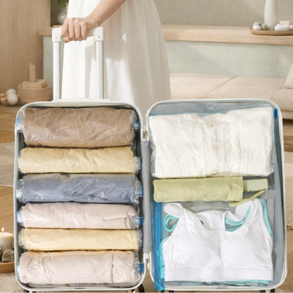 Sac de compression utilise dans une valise pour organiser et compresser les vêtements tout en facilitant le transport lors du voyage