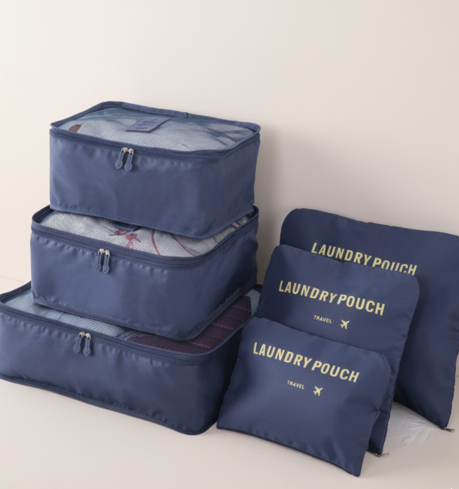 sac de rangement dans valise 6 pieces bleu marin sur fond beige