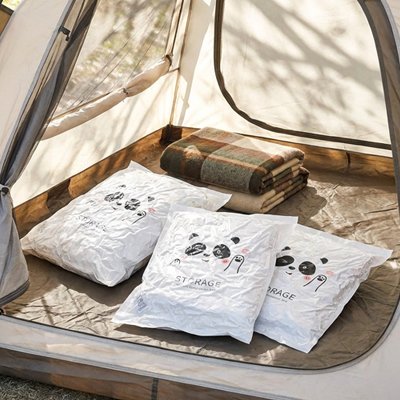 Sac sous vide exposé dans une tente en trois grandeur