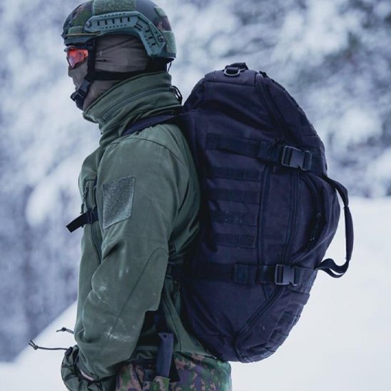 Sac weekender homme Grande capacité en promenade hivernale dans le bois