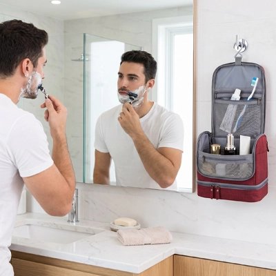 Trousse de toilette Évasion pro avec homme se rasant
