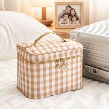 Trousse de toilette femme Campagne Chic sur lit