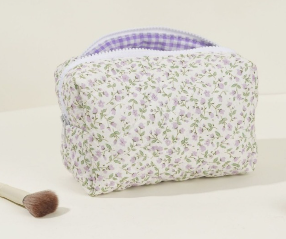trousse maquillage lavande chic et fonctionnelle idéale pour la maison ou les déplacements